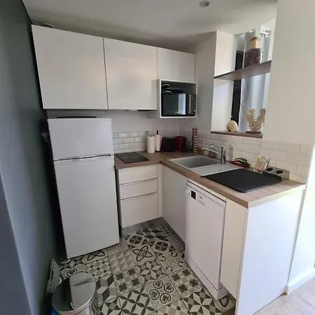 Apartment A 50 M De La